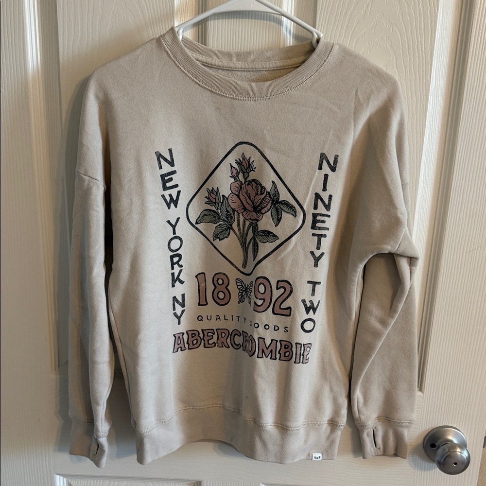 Abercrombie & Fitch Beige Graphic Sweatshirt